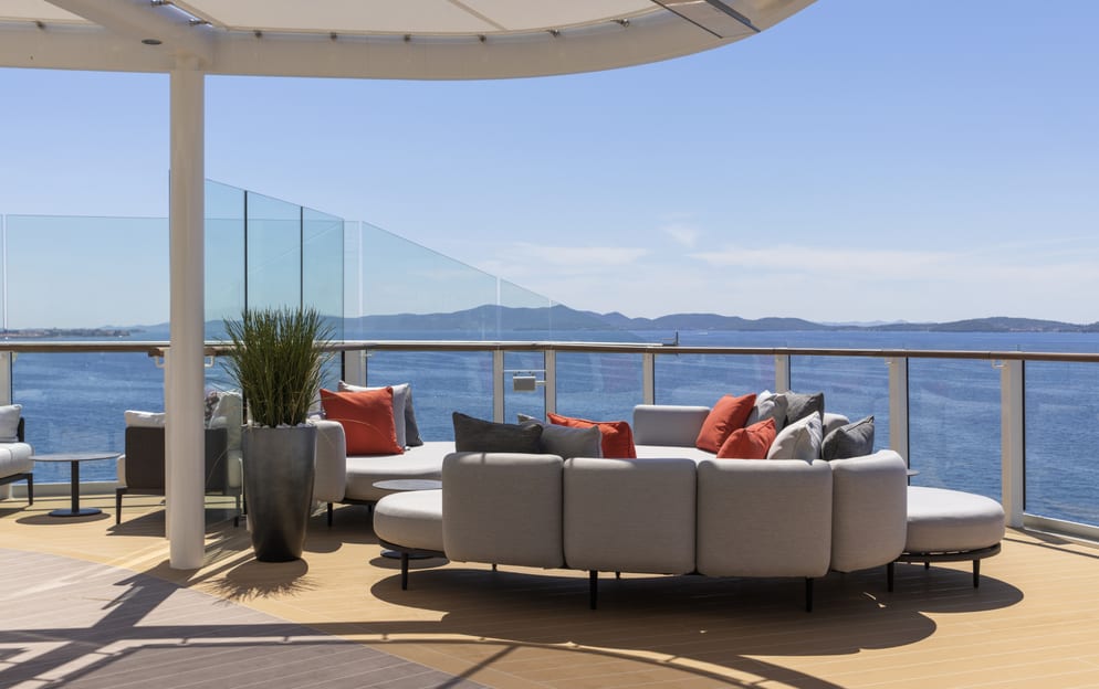 Silversea Silver Nova - Dusk Bar 2, ©Silversea Cruises Ltd.jpg